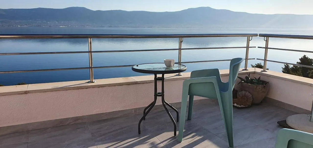 Apartment Kate Slatine Croatia