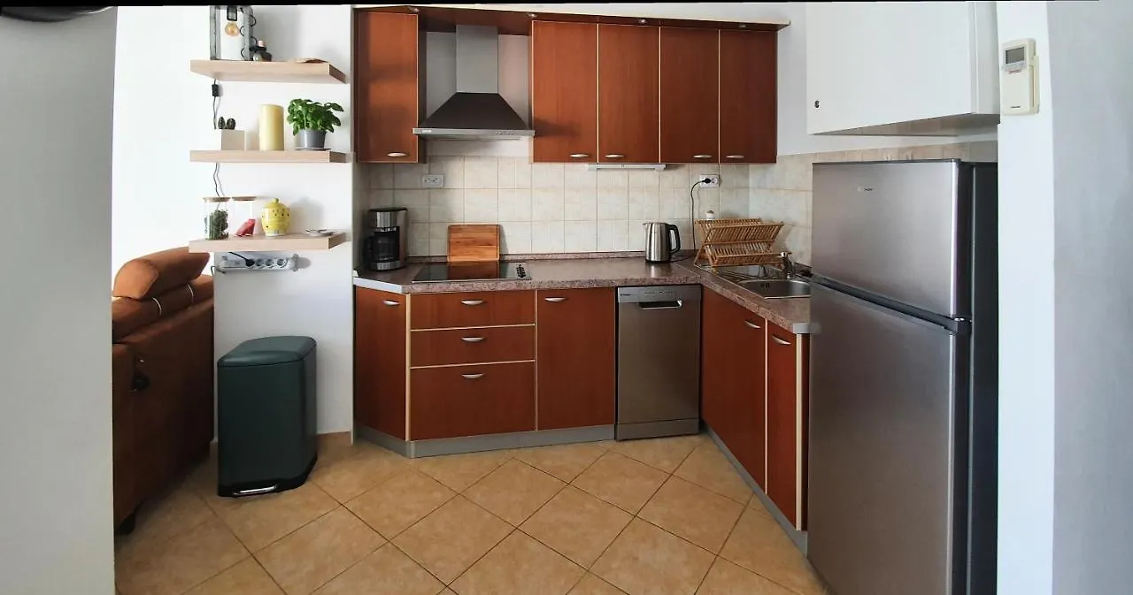Apartment Kate Slatine 0*,
