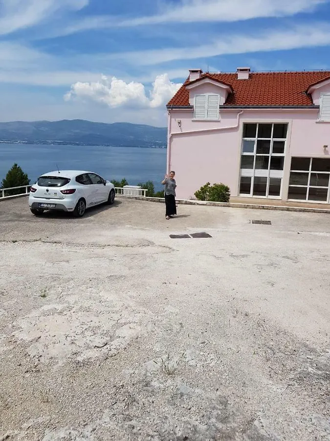 Apartment Kate Slatine Croatia